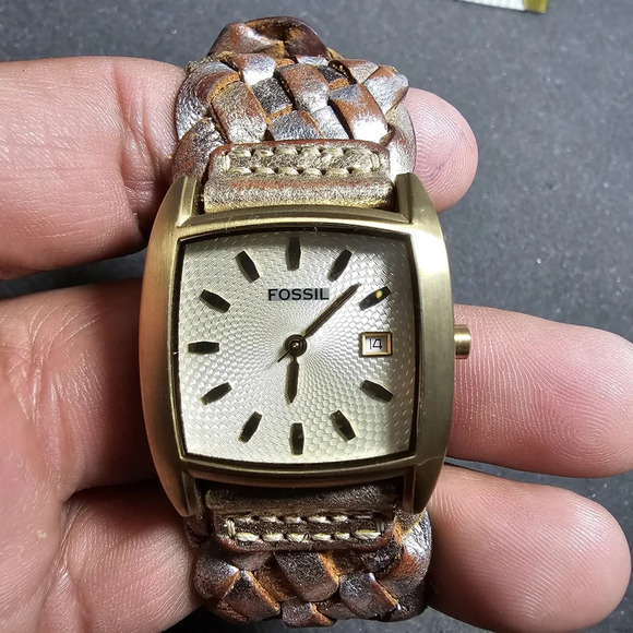 Vintage Fossil Ladies Quartz Watch Gold Tone Date Just Woven Strap Working shows - Picture 1 of 9